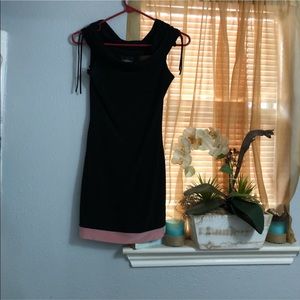 Vestido negro & rosa
